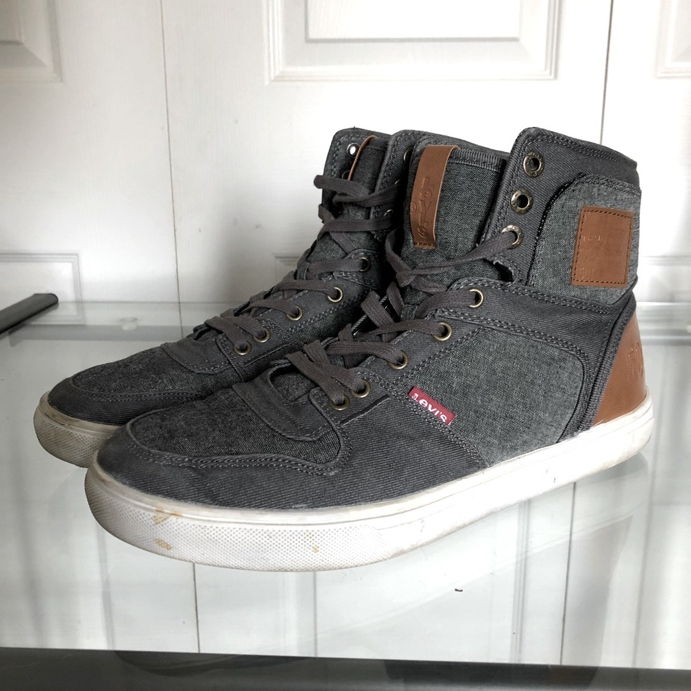 Livi’s 501 high tops